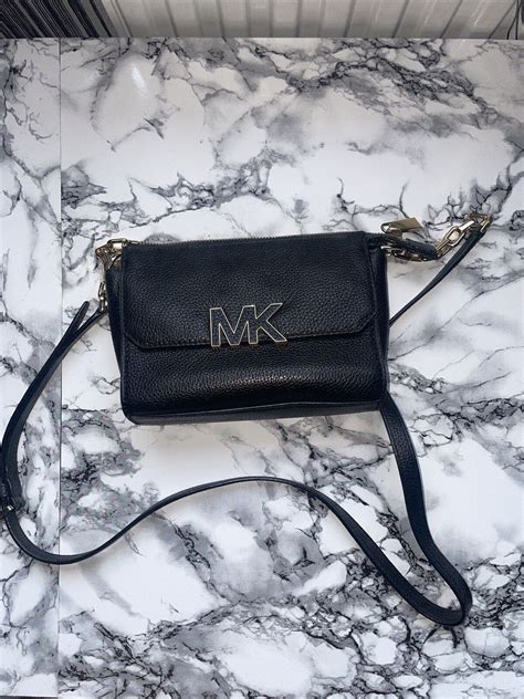 michael kors tasche gebraucht|Michael Kors opened satchel purse.